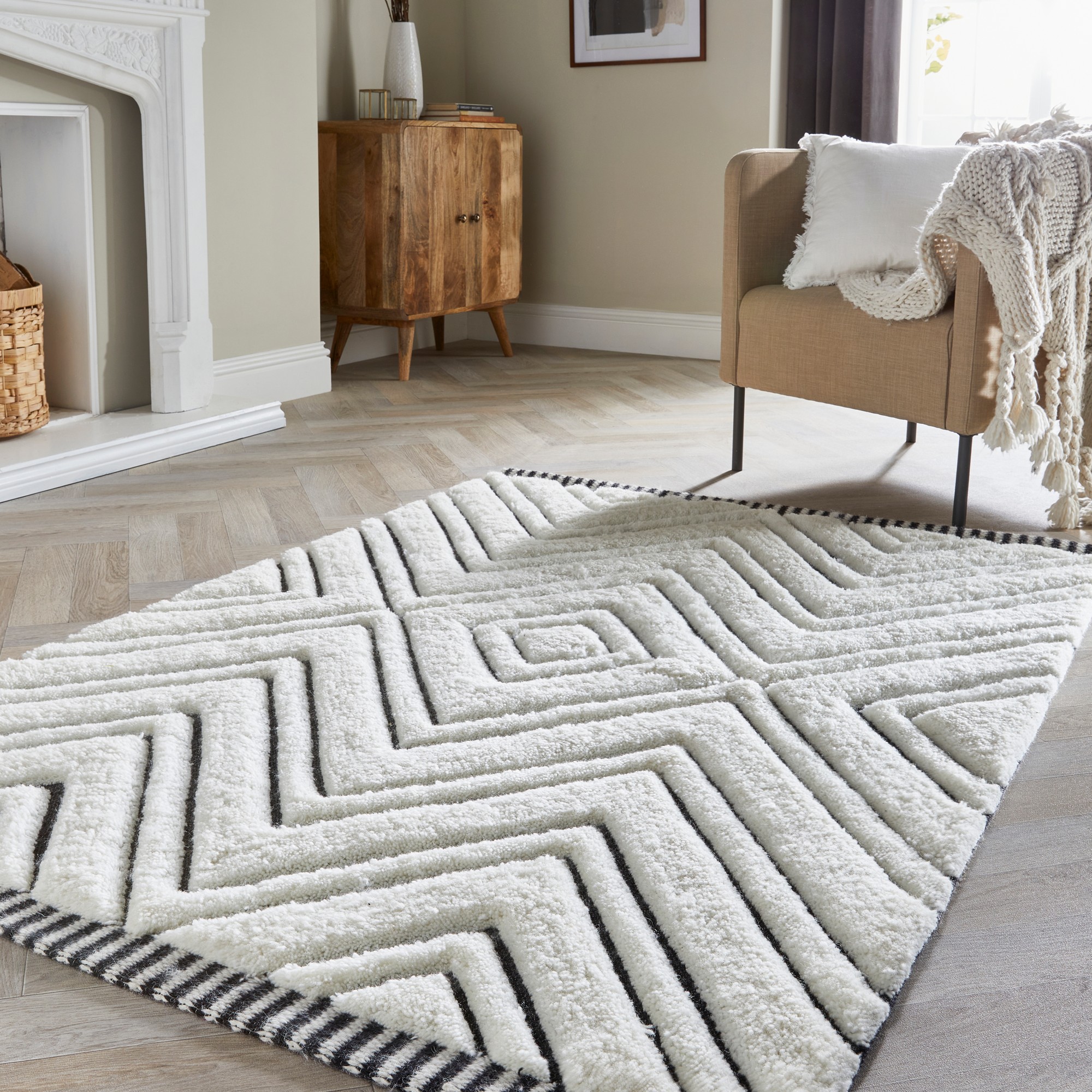 Berber Mono Moroccan Shaggy Wool Rug By Origins In Cream Black